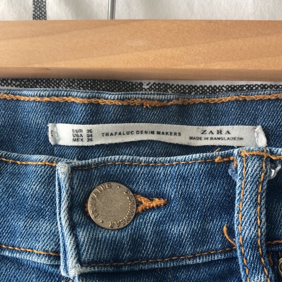 5/$20 High-rise skinny jeans, size 4 - Picture 5 of 8